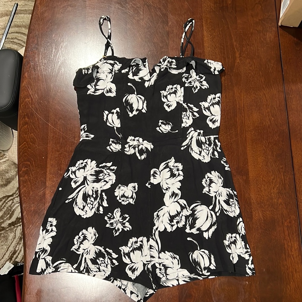 Black and White Floral Romper Size L
